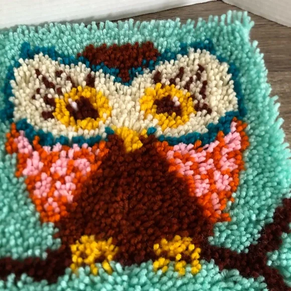 Handmade Owl Latch Hook Rug - Picture 9 of 10